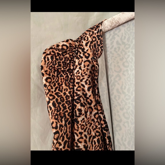 OXL Leopard Ruffled Sleeves Jacket - Picture 4 of 7